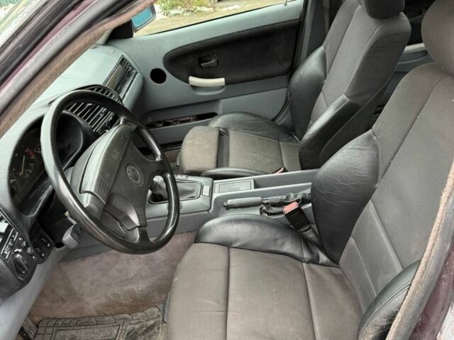 Красный БМВ 3 Серия, объемом двигателя 1.8 л и пробегом 500 тыс. км за 2250 $, фото 7 на Automoto.ua