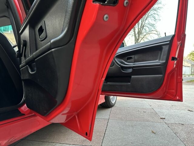 Красный БМВ 3 Серия, объемом двигателя 2 л и пробегом 200 тыс. км за 3600 $, фото 13 на Automoto.ua