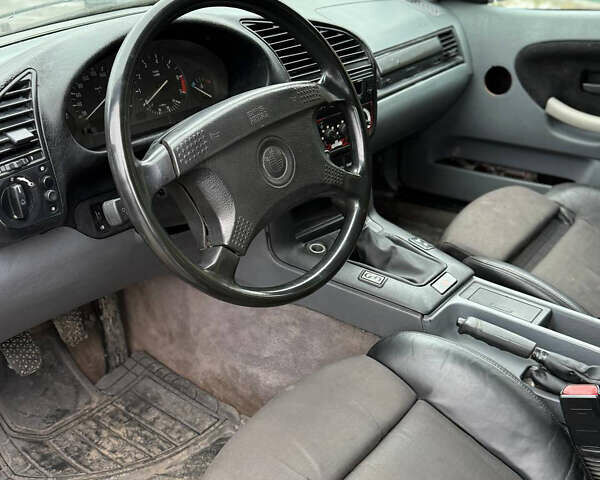 Красный БМВ 3 Серия, объемом двигателя 1.8 л и пробегом 500 тыс. км за 2200 $, фото 10 на Automoto.ua