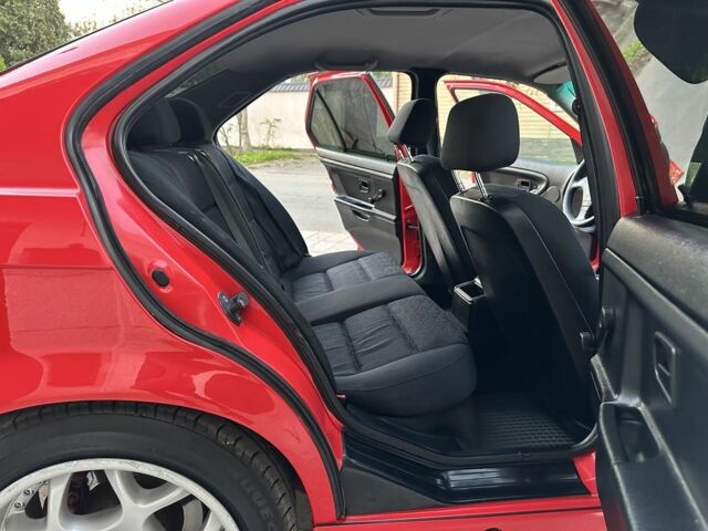 Красный БМВ 3 Серия, объемом двигателя 2 л и пробегом 200 тыс. км за 3600 $, фото 14 на Automoto.ua