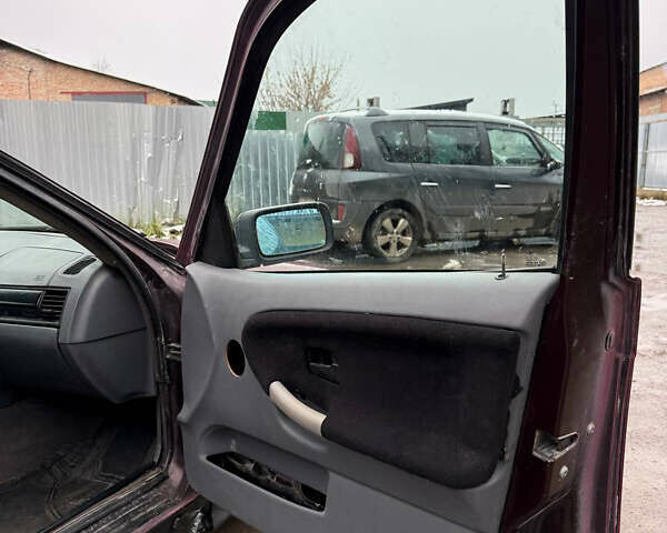 Красный БМВ 3 Серия, объемом двигателя 1.8 л и пробегом 500 тыс. км за 2200 $, фото 9 на Automoto.ua