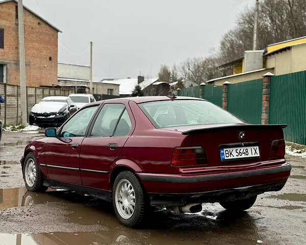 Красный БМВ 3 Серия, объемом двигателя 1.8 л и пробегом 500 тыс. км за 2200 $, фото 5 на Automoto.ua