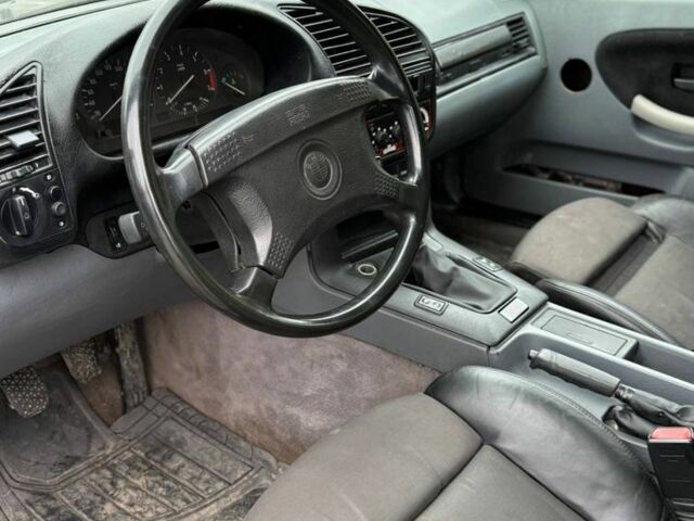 Красный БМВ 3 Серия, объемом двигателя 1.8 л и пробегом 500 тыс. км за 2250 $, фото 12 на Automoto.ua