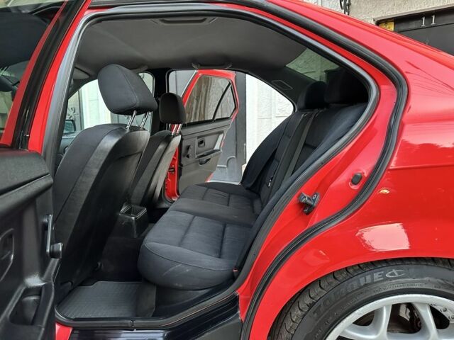 Красный БМВ 3 Серия, объемом двигателя 2 л и пробегом 200 тыс. км за 3600 $, фото 12 на Automoto.ua