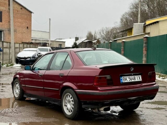 Красный БМВ 3 Серия, объемом двигателя 1.8 л и пробегом 500 тыс. км за 2250 $, фото 4 на Automoto.ua