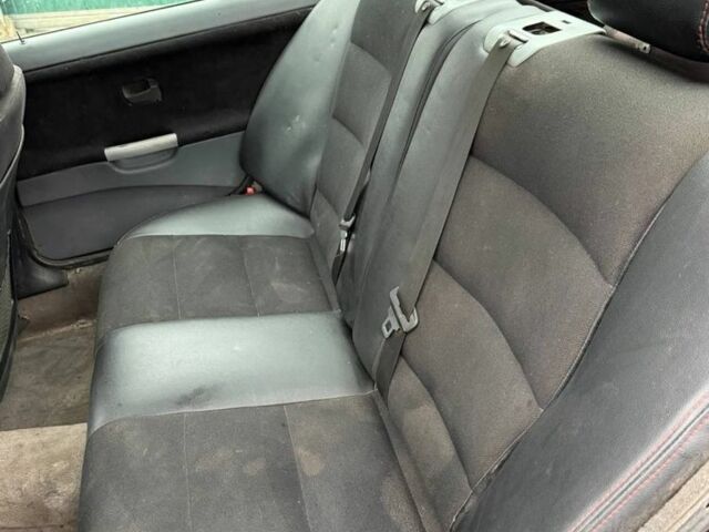 Красный БМВ 3 Серия, объемом двигателя 1.8 л и пробегом 500 тыс. км за 2250 $, фото 9 на Automoto.ua