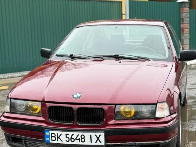 Красный БМВ 3 Серия, объемом двигателя 1.8 л и пробегом 500 тыс. км за 2250 $, фото 1 на Automoto.ua
