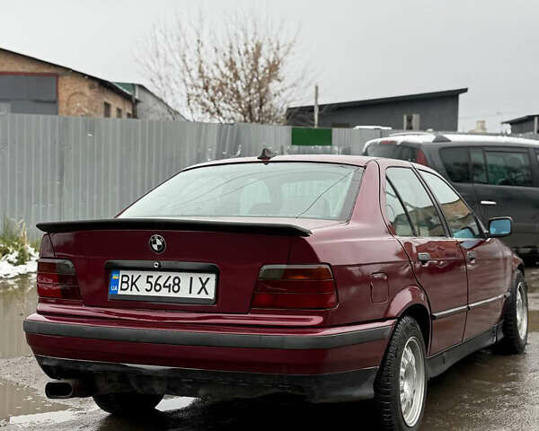 Красный БМВ 3 Серия, объемом двигателя 1.8 л и пробегом 500 тыс. км за 2200 $, фото 6 на Automoto.ua