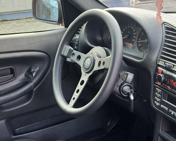 Красный БМВ 3 Серия, объемом двигателя 2 л и пробегом 1 тыс. км за 5900 $, фото 18 на Automoto.ua