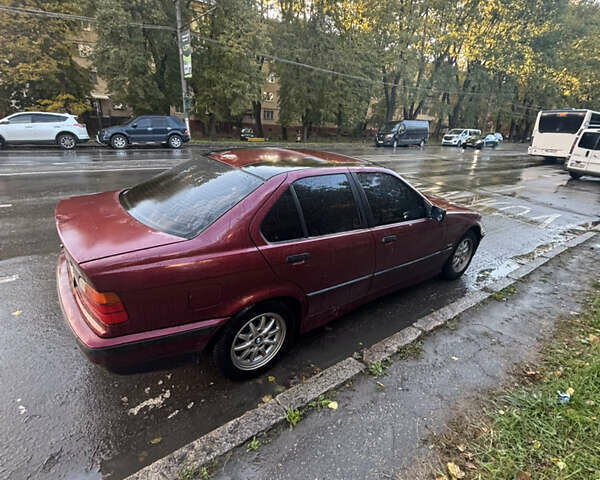 Красный БМВ 3 Серия, объемом двигателя 1.99 л и пробегом 474 тыс. км за 3300 $, фото 2 на Automoto.ua