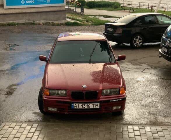 Красный БМВ 3 Серия, объемом двигателя 2 л и пробегом 295 тыс. км за 2400 $, фото 2 на Automoto.ua