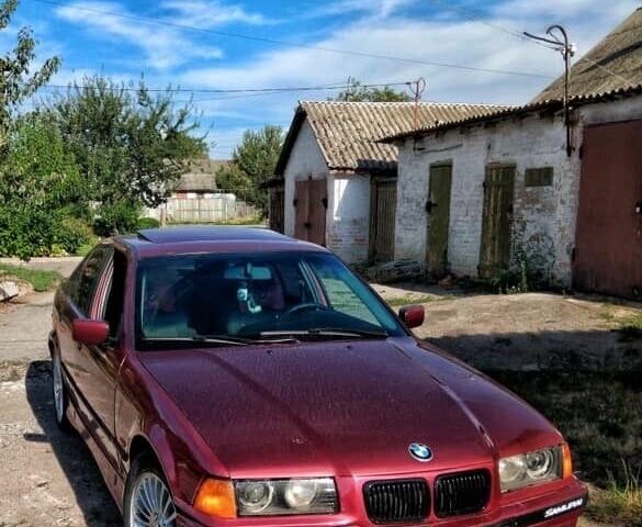 Красный БМВ 3 Серия, объемом двигателя 2 л и пробегом 295 тыс. км за 2400 $, фото 6 на Automoto.ua