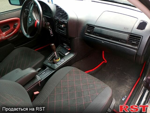 Красный БМВ 3 Серия, объемом двигателя 2 л и пробегом 350 тыс. км за 3400 $, фото 8 на Automoto.ua