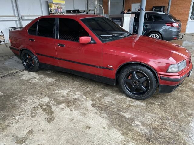 Червоний БМВ 3 Серія, об'ємом двигуна 1.6 л та пробігом 115 тис. км за 2400 $, фото 6 на Automoto.ua