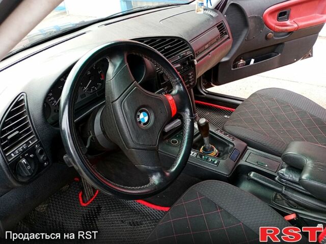 Красный БМВ 3 Серия, объемом двигателя 2 л и пробегом 350 тыс. км за 3400 $, фото 5 на Automoto.ua