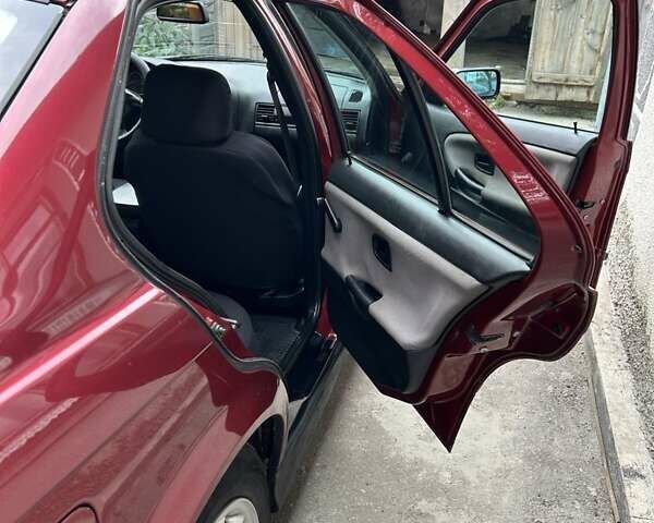 Червоний БМВ 3 Серія, об'ємом двигуна 1.8 л та пробігом 333 тис. км за 3500 $, фото 12 на Automoto.ua
