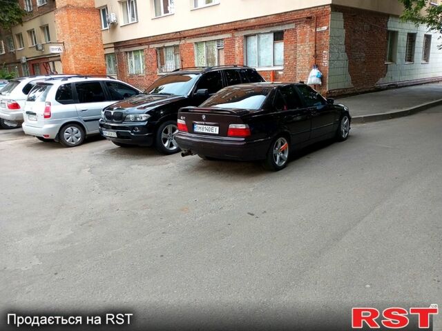 Красный БМВ 3 Серия, объемом двигателя 2 л и пробегом 350 тыс. км за 3400 $, фото 12 на Automoto.ua