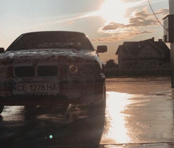 Червоний БМВ 3 Серія, об'ємом двигуна 1.6 л та пробігом 215 тис. км за 2500 $, фото 3 на Automoto.ua