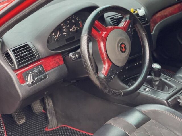 Красный БМВ 3 Серия, объемом двигателя 1.8 л и пробегом 333 тыс. км за 3555 $, фото 5 на Automoto.ua