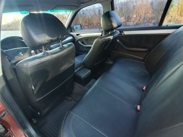 Красный БМВ 3 Серия, объемом двигателя 1.9 л и пробегом 300 тыс. км за 3000 $, фото 14 на Automoto.ua