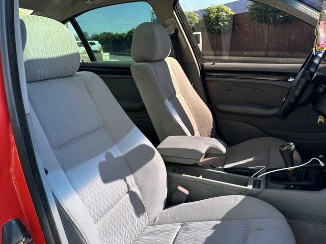 Червоний БМВ 3 Серія, об'ємом двигуна 2 л та пробігом 350 тис. км за 4249 $, фото 6 на Automoto.ua