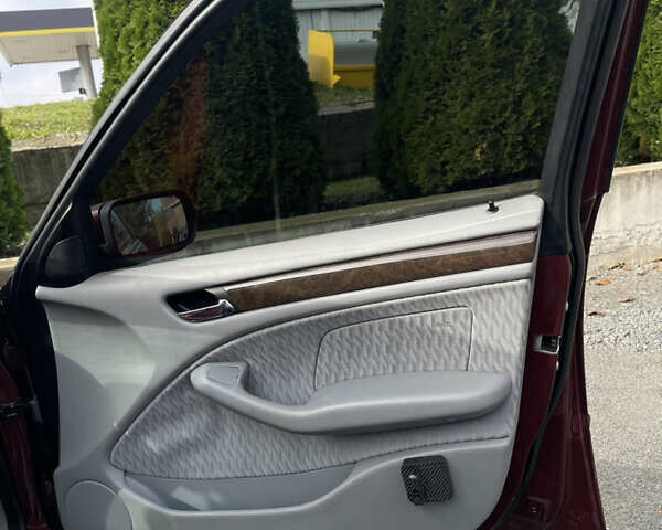 Красный БМВ 3 Серия, объемом двигателя 2.2 л и пробегом 282 тыс. км за 4900 $, фото 21 на Automoto.ua