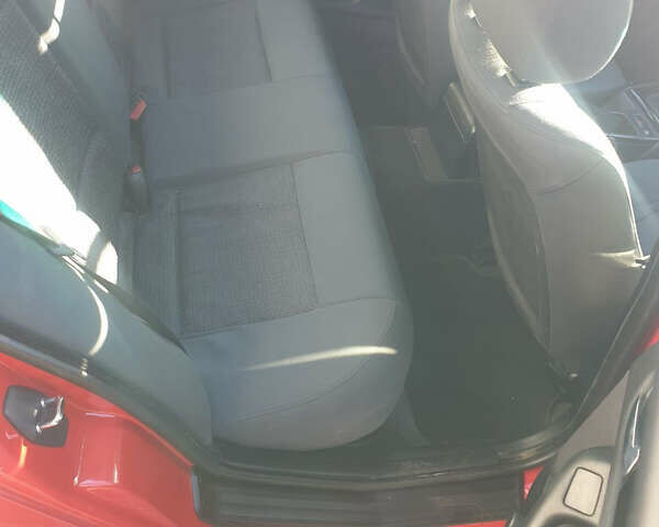 Красный БМВ 3 Серия, объемом двигателя 2 л и пробегом 277 тыс. км за 4300 $, фото 9 на Automoto.ua