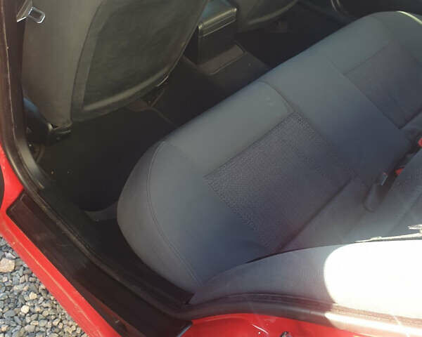 Красный БМВ 3 Серия, объемом двигателя 2 л и пробегом 277 тыс. км за 4300 $, фото 7 на Automoto.ua