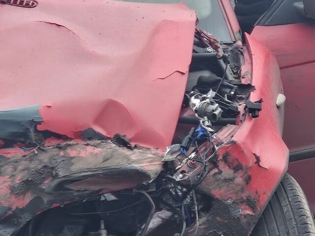 Красный БМВ 3 Серия, объемом двигателя 1.8 л и пробегом 400 тыс. км за 899 $, фото 15 на Automoto.ua