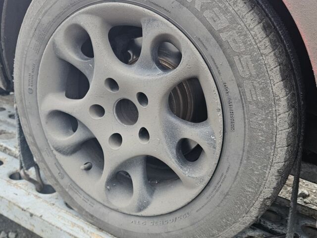 Красный БМВ 3 Серия, объемом двигателя 1.8 л и пробегом 400 тыс. км за 953 $, фото 3 на Automoto.ua