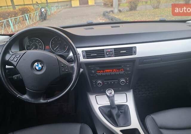 Красный БМВ 3 Серия, объемом двигателя 3 л и пробегом 140 тыс. км за 10300 $, фото 13 на Automoto.ua