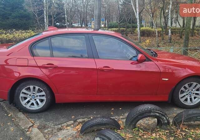 Красный БМВ 3 Серия, объемом двигателя 3 л и пробегом 140 тыс. км за 10300 $, фото 5 на Automoto.ua
