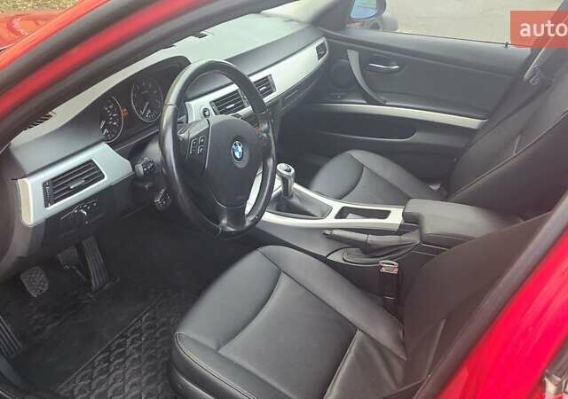 Красный БМВ 3 Серия, объемом двигателя 3 л и пробегом 140 тыс. км за 10300 $, фото 12 на Automoto.ua