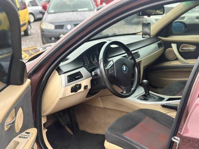 Красный БМВ 3 Серия, объемом двигателя 1.8 л и пробегом 310 тыс. км за 6600 $, фото 4 на Automoto.ua