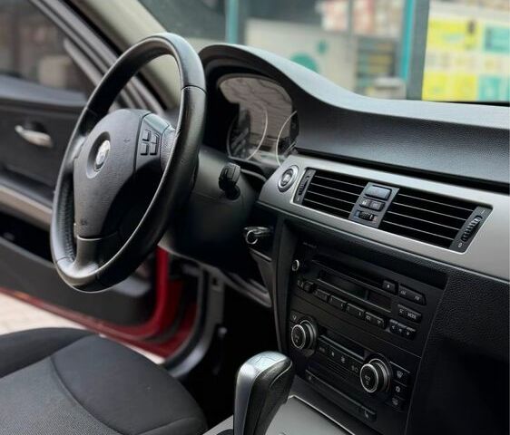 Красный БМВ 3 Серия, объемом двигателя 2 л и пробегом 250 тыс. км за 6000 $, фото 5 на Automoto.ua