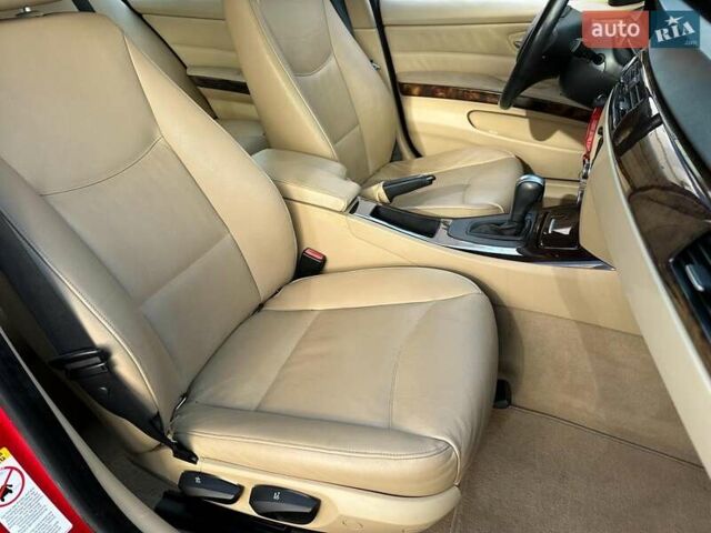 Красный БМВ 3 Серия, объемом двигателя 2 л и пробегом 93 тыс. км за 8940 $, фото 14 на Automoto.ua