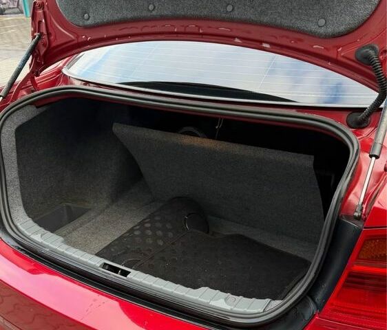 Красный БМВ 3 Серия, объемом двигателя 2 л и пробегом 250 тыс. км за 6000 $, фото 12 на Automoto.ua