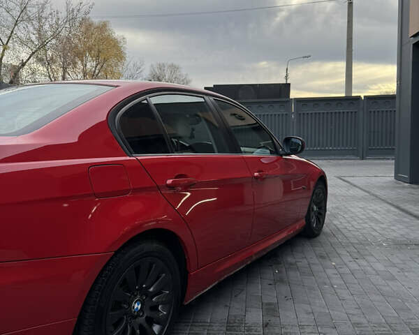 Красный БМВ 3 Серия, объемом двигателя 2.5 л и пробегом 312 тыс. км за 8008 $, фото 1 на Automoto.ua