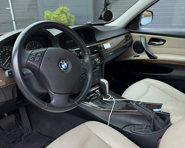 Красный БМВ 3 Серия, объемом двигателя 2.5 л и пробегом 312 тыс. км за 8008 $, фото 13 на Automoto.ua