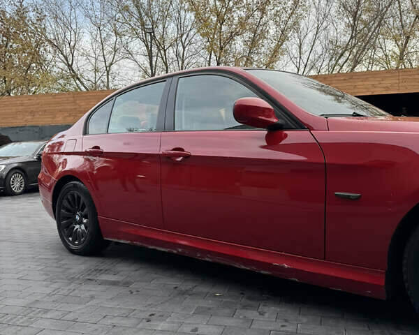 Красный БМВ 3 Серия, объемом двигателя 2.5 л и пробегом 312 тыс. км за 8008 $, фото 6 на Automoto.ua