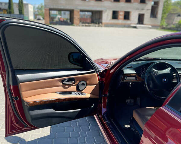 Красный БМВ 3 Серия, объемом двигателя 3 л и пробегом 159 тыс. км за 10500 $, фото 8 на Automoto.ua