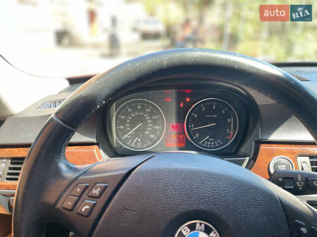 Красный БМВ 3 Серия, объемом двигателя 3 л и пробегом 159 тыс. км за 10500 $, фото 11 на Automoto.ua