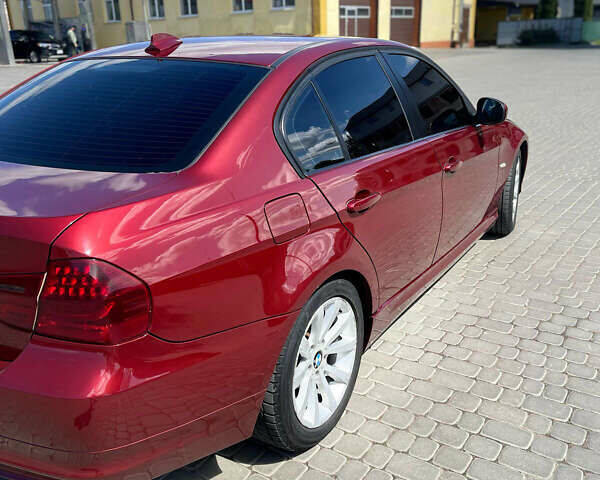 Красный БМВ 3 Серия, объемом двигателя 3 л и пробегом 159 тыс. км за 10500 $, фото 4 на Automoto.ua