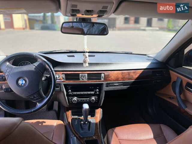 Красный БМВ 3 Серия, объемом двигателя 3 л и пробегом 159 тыс. км за 10500 $, фото 7 на Automoto.ua