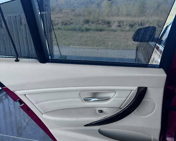 Красный БМВ 3 Серия, объемом двигателя 2 л и пробегом 179 тыс. км за 12000 $, фото 13 на Automoto.ua