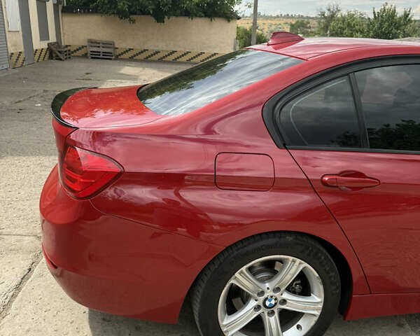 Красный БМВ 3 Серия, объемом двигателя 2 л и пробегом 240 тыс. км за 14999 $, фото 7 на Automoto.ua