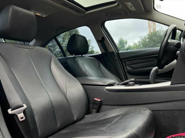 Красный БМВ 3 Серия, объемом двигателя 2 л и пробегом 226 тыс. км за 10500 $, фото 8 на Automoto.ua