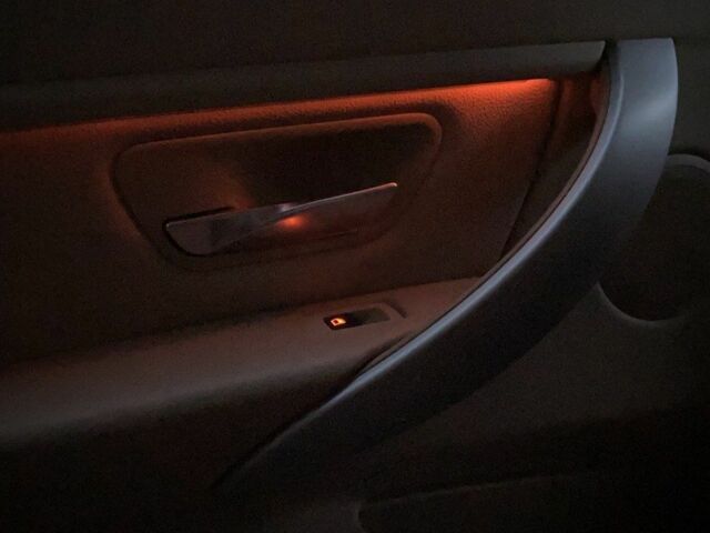 Красный БМВ 3 Серия, объемом двигателя 2 л и пробегом 200 тыс. км за 12500 $, фото 6 на Automoto.ua