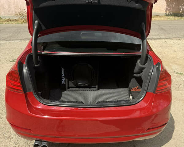 Красный БМВ 3 Серия, объемом двигателя 2 л и пробегом 240 тыс. км за 14999 $, фото 9 на Automoto.ua