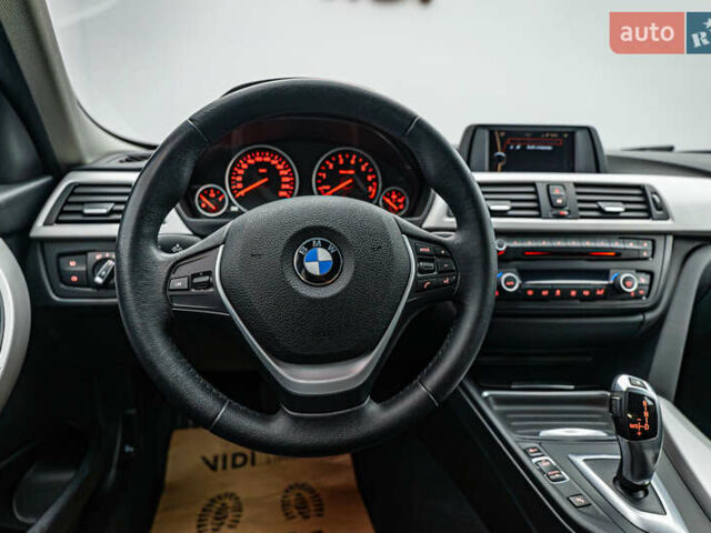 Красный БМВ 3 Серия, объемом двигателя 2 л и пробегом 124 тыс. км за 14705 $, фото 11 на Automoto.ua